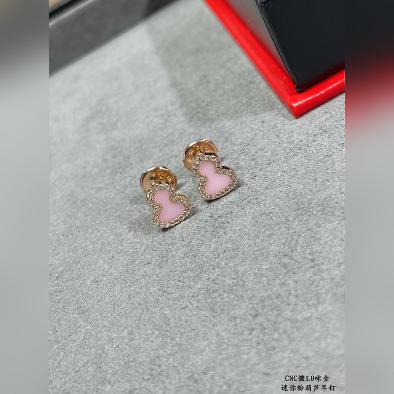 V金鍍咪金 5110210 麒麟迷你粉葫蘆耳釘，招財旺運 高顔值 上身效果很贊