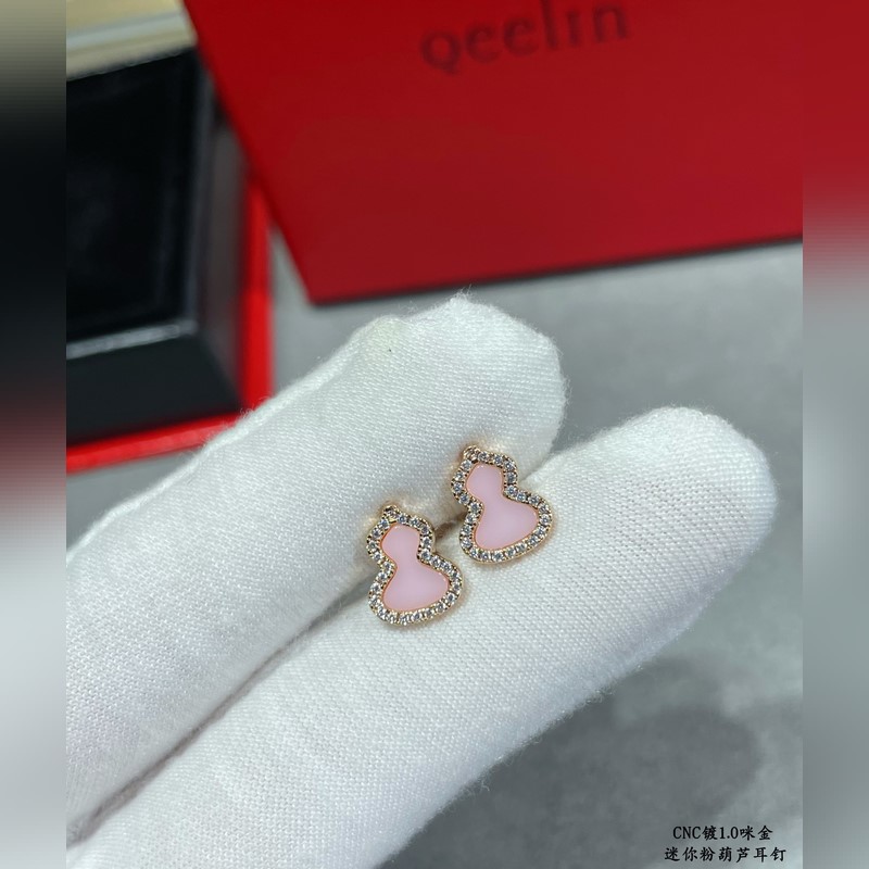 V金鍍咪金 5110210 麒麟迷你粉葫蘆耳釘，招財旺運 高顔值 上身效果很贊