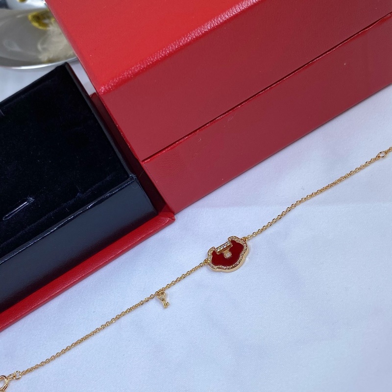 V金鍍咪金 5140260 麒麟大號如意鎖手鍊 時尚與傳統相結合的一款 不會滿大