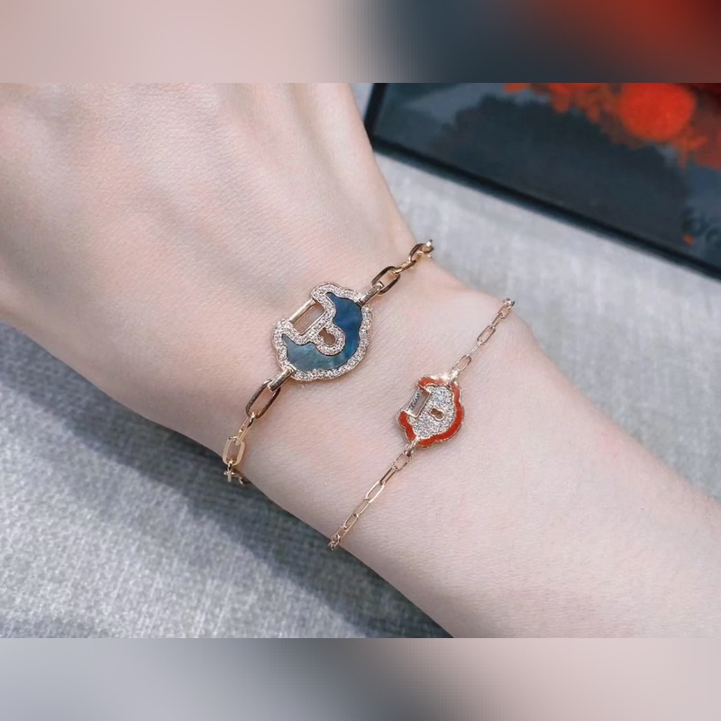 V金鍍咪金 5140210 麒麟紅邊滿鑽如意鎖手鍊 時尚與傳統相結合的一款 不會