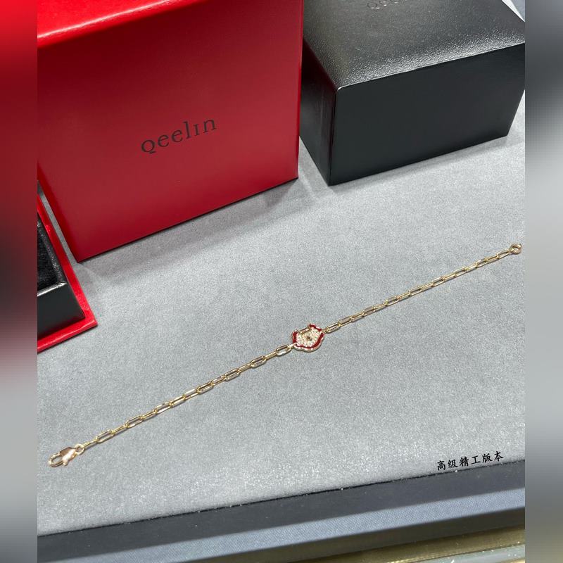 V金鍍咪金 5140210 麒麟紅邊滿鑽如意鎖手鍊 時尚與傳統相結合的一款 不會