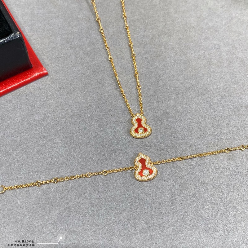 V金鍍咪金 2110240 麒麟迷你一點鑽紅葫蘆手鍊，高顔值 上身效果很贊 很百