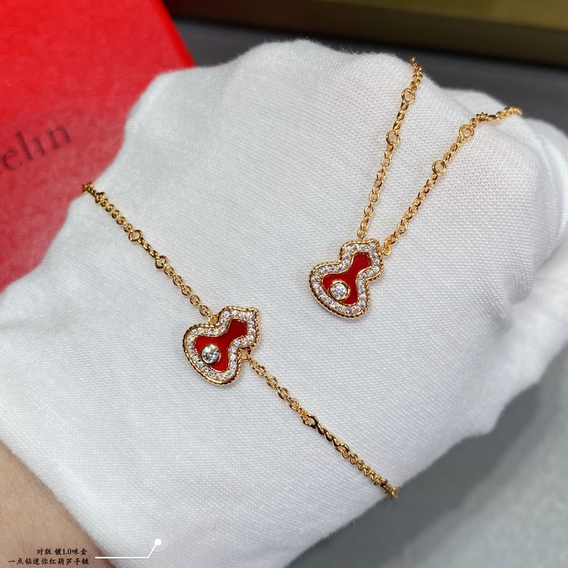 V金鍍咪金 2110240 麒麟迷你一點鑽紅葫蘆手鍊，高顔值 上身效果很贊 很百