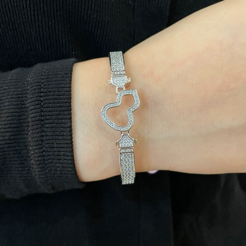 V金材質 qeelin麒麟滿鑽葫蘆手鐲 超Q款 簡約的線條刻畫Wulu優美的形