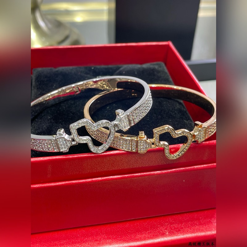 V金材質 qeelin麒麟滿鑽葫蘆手鐲 超Q款 簡約的線條刻畫Wulu優美的形