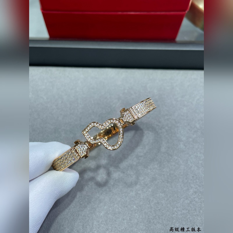 V金材質 qeelin麒麟滿鑽葫蘆手鐲 超Q款 簡約的線條刻畫Wulu優美的形