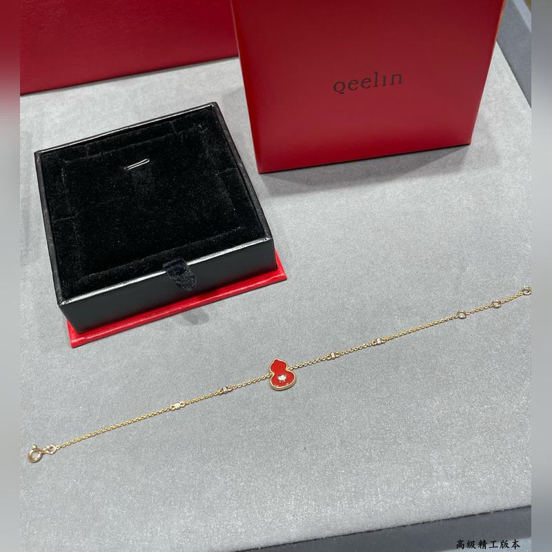 V金材質 4670210 qeelin麒麟紅葫蘆帶心形手鍊，簡約的線條刻畫Wul