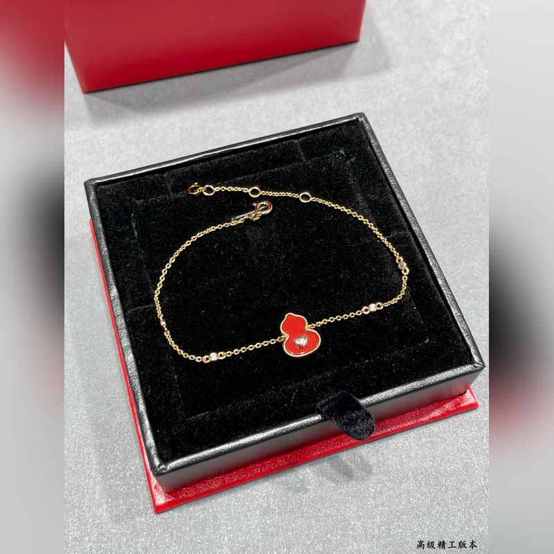 V金材質 4670210 qeelin麒麟紅葫蘆帶心形手鍊，簡約的線條刻畫Wul