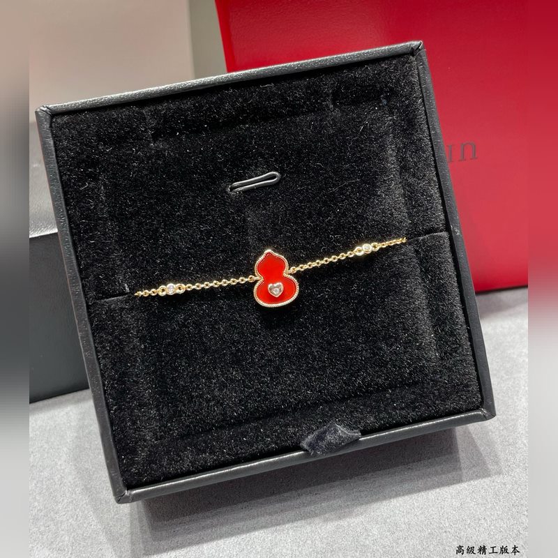 V金材質 4670210 qeelin麒麟紅葫蘆帶心形手鍊，簡約的線條刻畫Wul