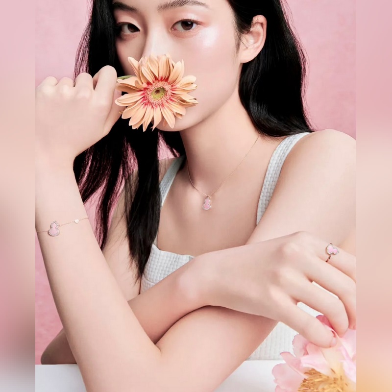 V金鍍咪金 5110190。麒麟迷你粉葫蘆項鍊，高顔值 上身效果很贊 很百搭哦