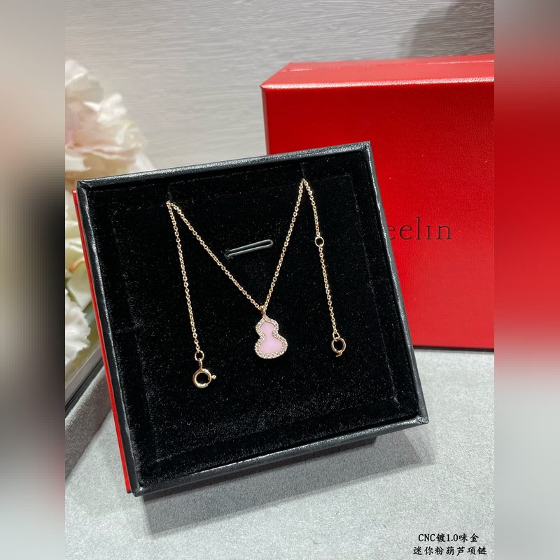 V金鍍咪金 5110190。麒麟迷你粉葫蘆項鍊，高顔值 上身效果很贊 很百搭哦