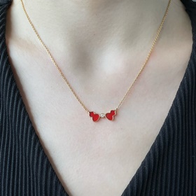 V金材質 4670190 麒麟紅瑪瑙雙葫蘆項鍊，簡約的線條刻畫Wulu優美的形態