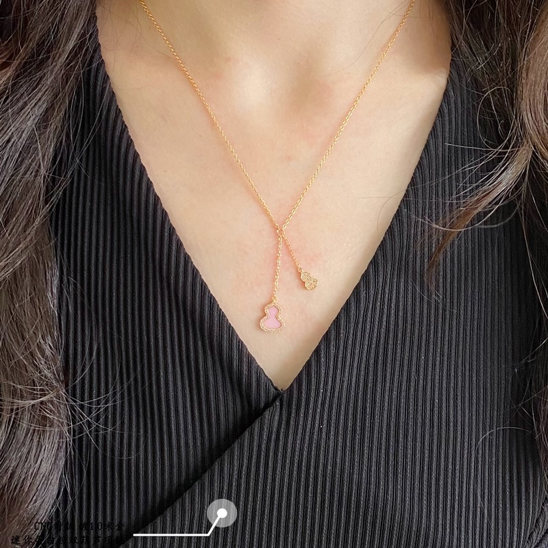 V金材質 4670210 qeelin麒麟迷你蛋白粉雙葫蘆項鍊，簡約的線條刻畫W