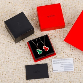 Qeeli@麒麟葫蘆珠寶采用 中國元素與現代設計融合，紅色的瑪瑙配合Wulu的形