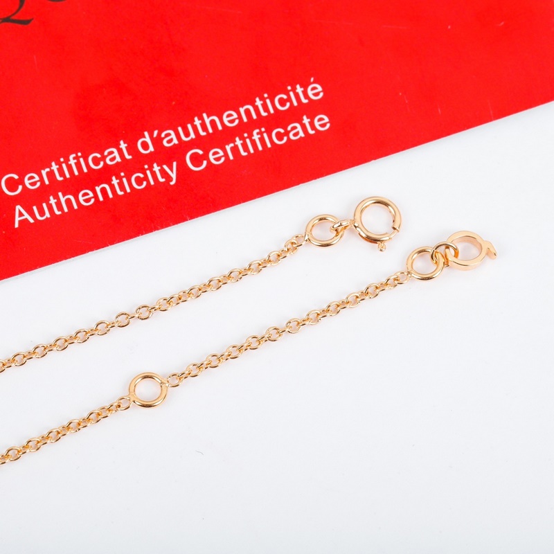 Qeeli@麒麟葫蘆珠寶采用 中國元素與現代設計融合，紅色的瑪瑙配合Wulu的形