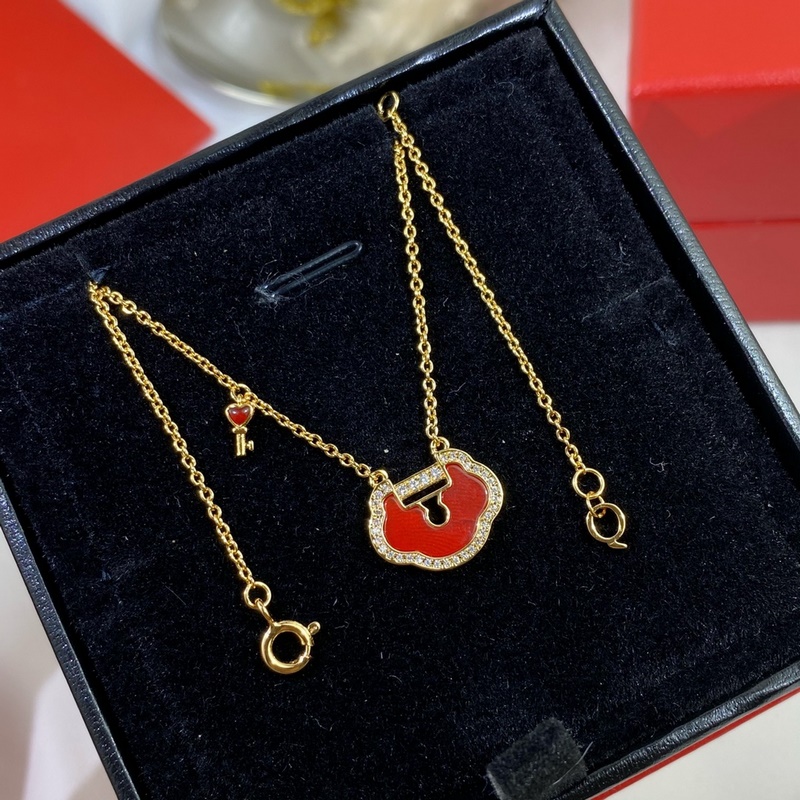 V金鍍咪金 5140270 麒麟大號(hào)如意鎖項(xiàng)鍊 時(shí)尚與傳統(tǒng)相結(jié)合的一款 不會(huì)滿大