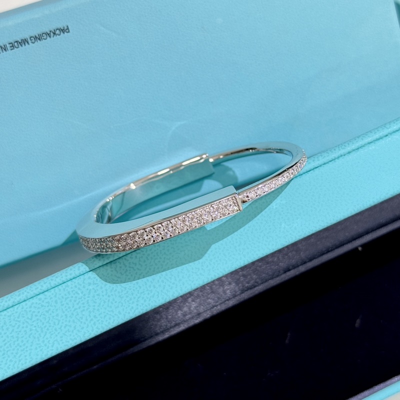 [原單對(duì)版] (配全套包裝) Tiffany 蒂芬妮 新款火爆登場(chǎng) U型鎖 雙