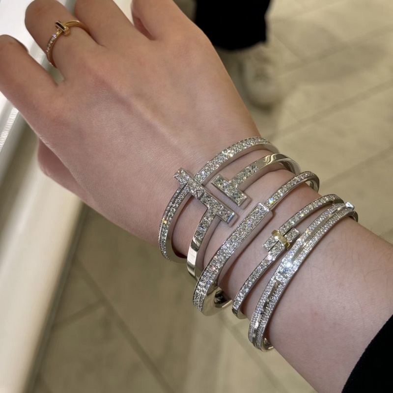 [原單對(duì)版] (配全套包裝) Tiffany 蒂芬妮 新款火爆登場(chǎng) U型鎖 雙