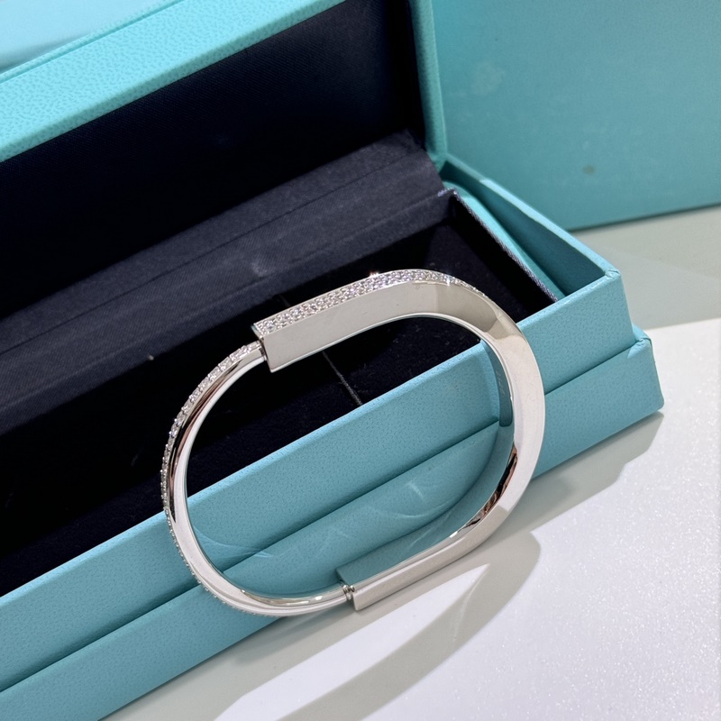 [原單對(duì)版] (配全套包裝) Tiffany 蒂芬妮 新款火爆登場(chǎng) U型鎖 雙