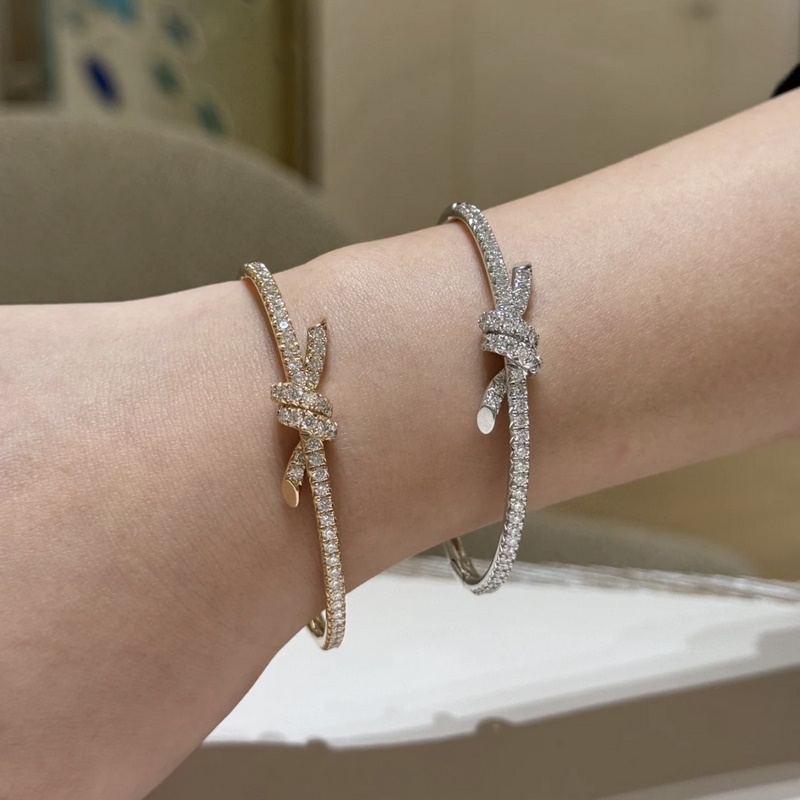 [原單對(duì)版] (配全套包裝) Tiffany 蒂芬妮 新款 緣系列 滿鑽 打結(jié)