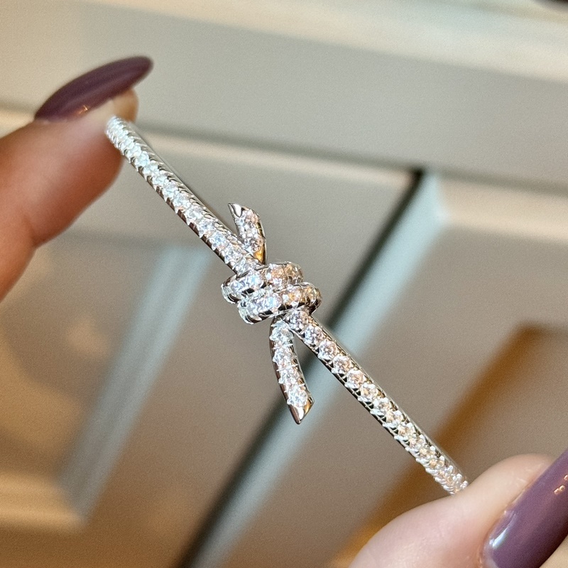 [原單對(duì)版] (配全套包裝) Tiffany 蒂芬妮 新款 緣系列 滿鑽 打結(jié)