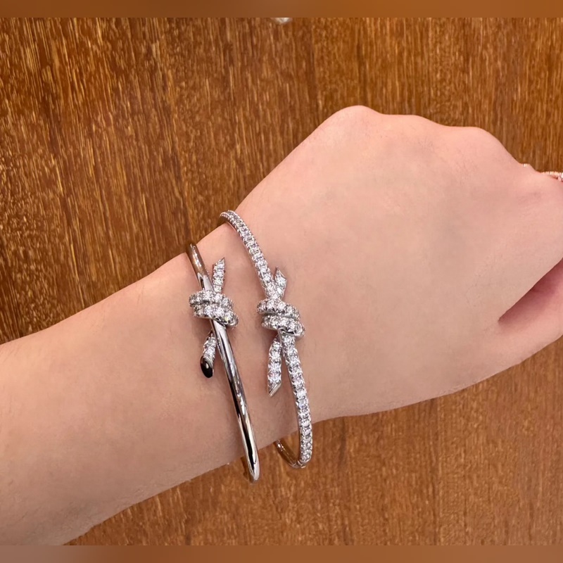 [原單對(duì)版] (配全套包裝) Tiffany 蒂芬妮 新款 緣系列 滿鑽 打結(jié)