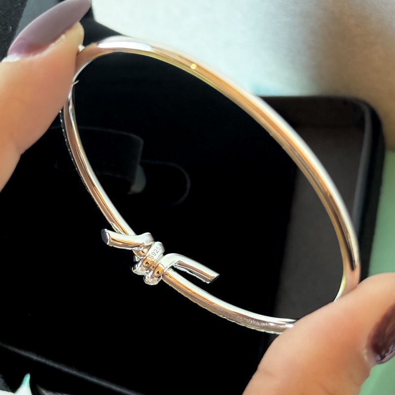 [原單對(duì)版] (配全套包裝) Tiffany 蒂芬妮 新款 緣系列 滿鑽 打結(jié)