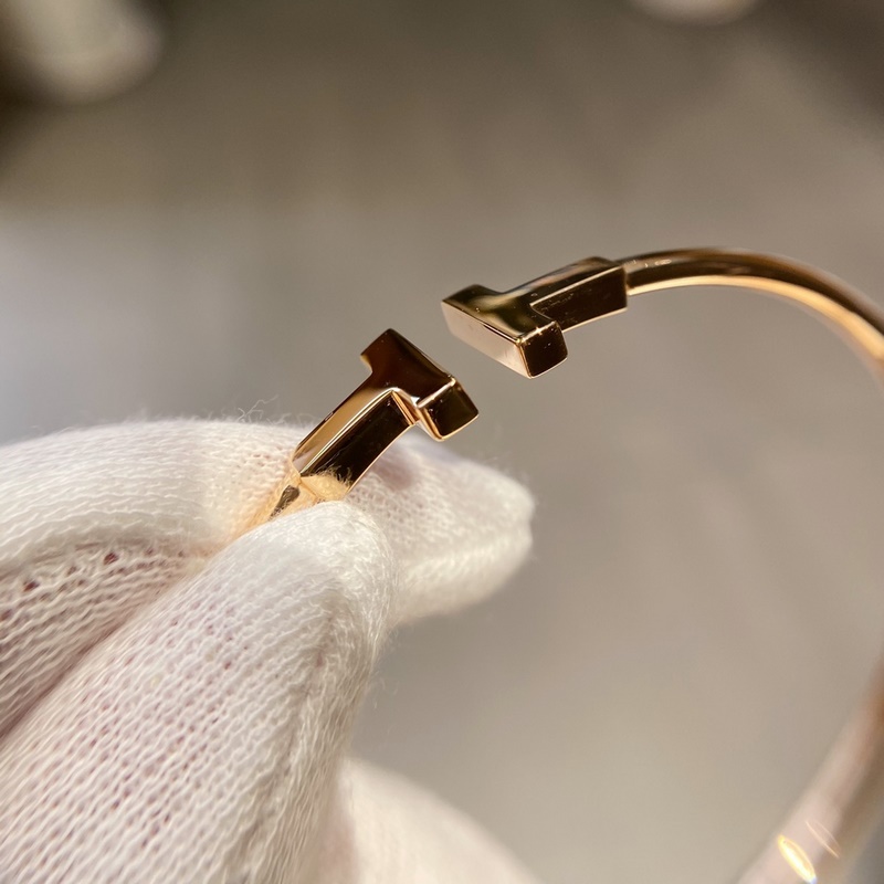 [原單對版] (配全套包裝) Tiffany 蒂芬妮雙T開口手鐲，這個款式的經