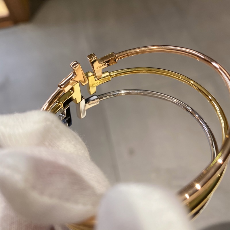 [原單對版] (配全套包裝) Tiffany 蒂芬妮雙T開口手鐲，這個款式的經