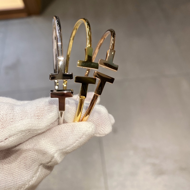 [原單對版] (配全套包裝) Tiffany 蒂芬妮雙T開口手鐲，這個款式的經