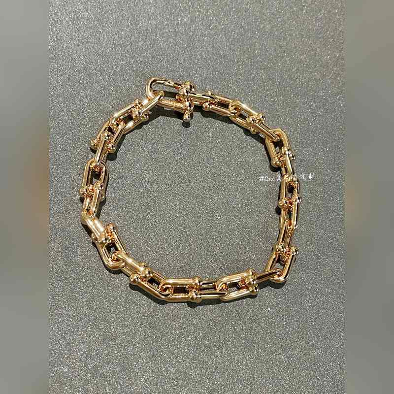 [原單對版] (配全套包裝) Tiffany 蒂芬妮經典新款馬蹄手鍊。