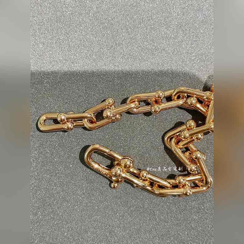 [原單對版] (配全套包裝) Tiffany 蒂芬妮經典新款馬蹄手鍊。