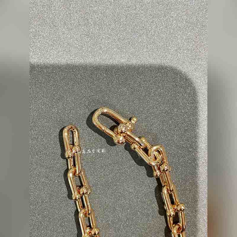 [原單對版] (配全套包裝) Tiffany 蒂芬妮經典新款馬蹄手鍊。