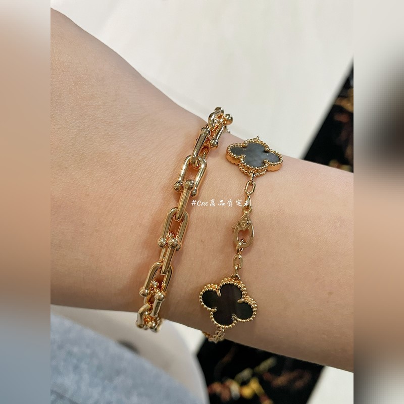 [原單對版] (配全套包裝) Tiffany 蒂芬妮經典新款馬蹄手鍊。