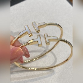 [原單對版] (配全套包裝) Tiffany 蒂芬妮經(jīng)典全白貝雙T手鐲