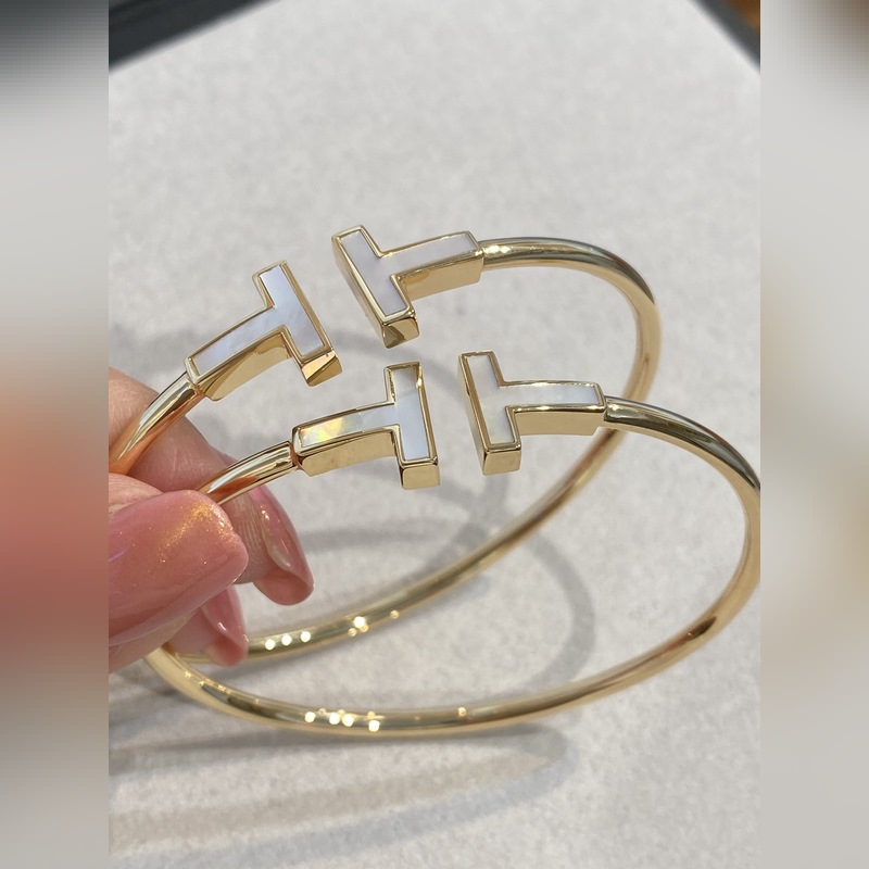 [原單對版] (配全套包裝) Tiffany 蒂芬妮經典全白貝雙T手鐲