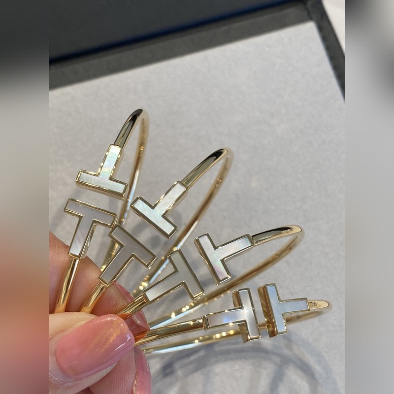 [原單對版] (配全套包裝) Tiffany 蒂芬妮經典全白貝雙T手鐲