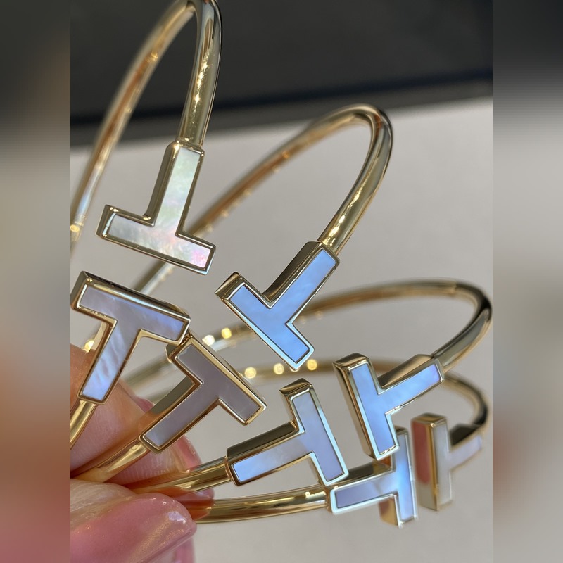 [原單對版] (配全套包裝) Tiffany 蒂芬妮經典全白貝雙T手鐲