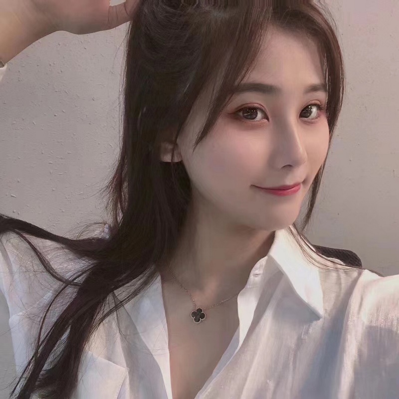 梵克雅寶 Van Cleef & Arpels新款，天然灰貝母四葉草項鍊，這次專