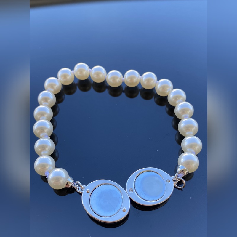 西太後手鍊 VIVIENNE WESTWOOD 磁鐵扣搪瓷珍珠手鍊 白金