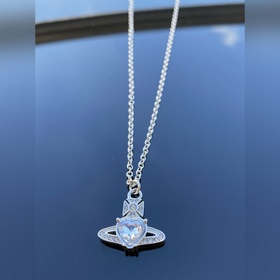 西太後項鍊 VIVIENNE WESTWOOD 土星鑲鑽愛心項鍊 白金