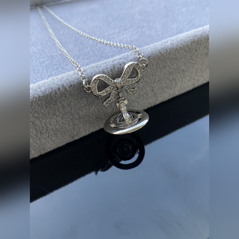 西太後項鍊 VIVIENNE WESTWOOD 蝴蝶結白水晶項鍊 白金