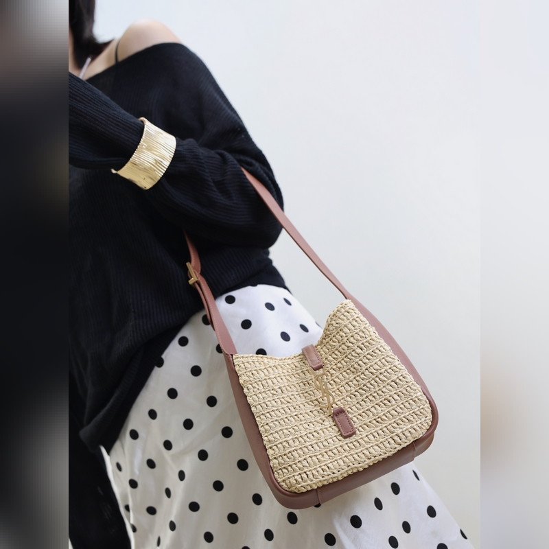 編織包徹底把海風 落日 和自由焊在身上了 隨手拍都是博主的氛圍感大片