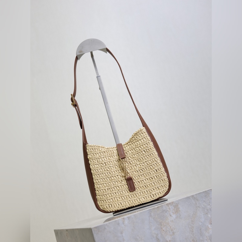 LE 5A7 mini 編織腋下包 滿滿的藝術氣息拉菲草編織非常紮實 法式慵懶風