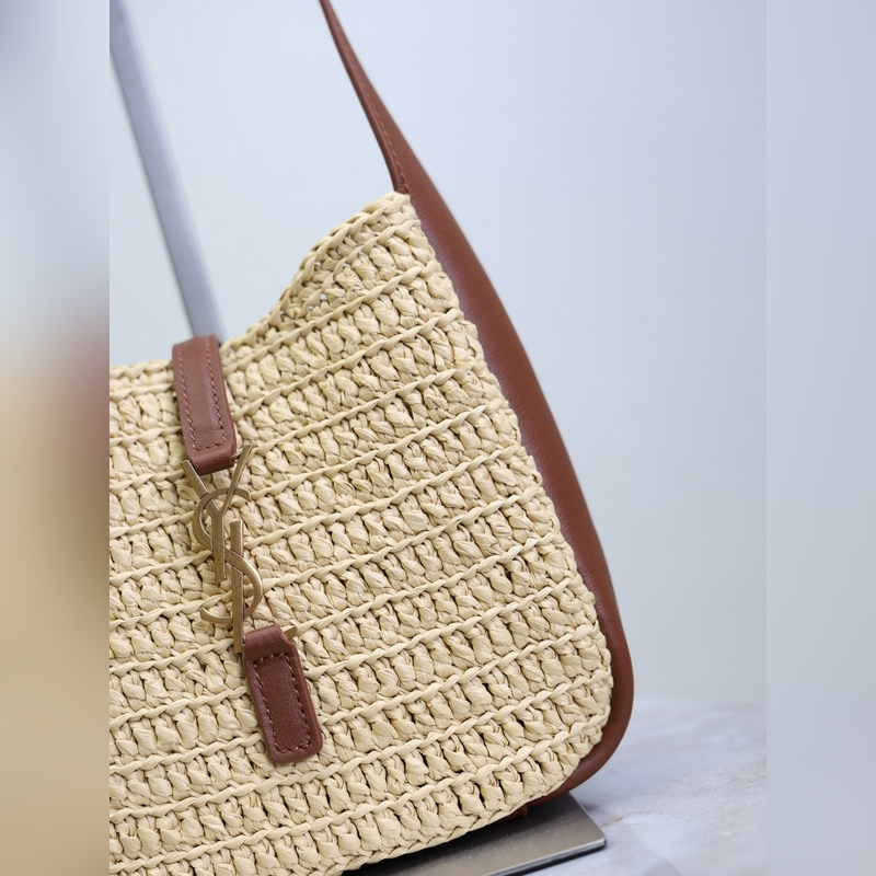 LE 5A7 mini 編織腋下包 滿滿的藝術氣息拉菲草編織非常紮實 法式慵懶風