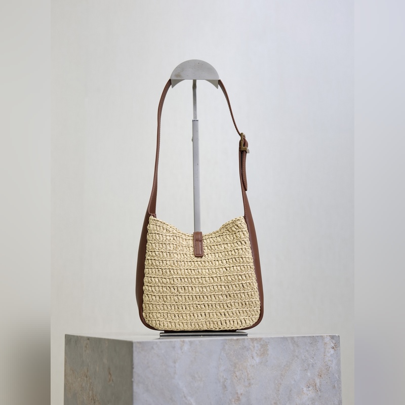 LE 5A7 mini 編織腋下包 滿滿的藝術氣息拉菲草編織非常紮實 法式慵懶風