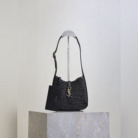 LE 5A7 mini 編織腋下包 滿滿的藝術(shù)氣息拉菲草編織非常紮實 法式慵懶風(fēng)