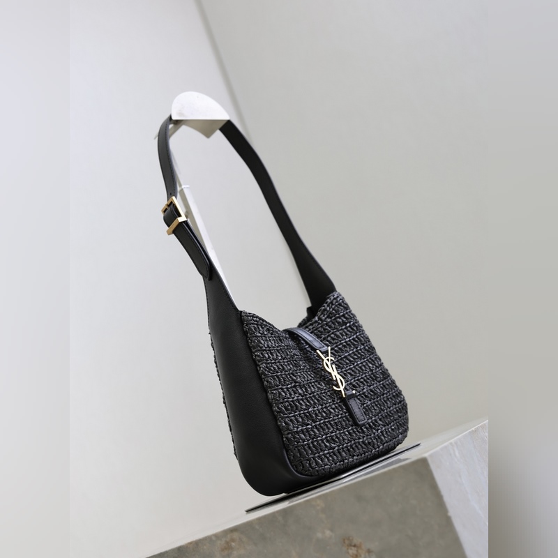 LE 5A7 mini 編織腋下包 滿滿的藝術氣息拉菲草編織非常紮實 法式慵懶風