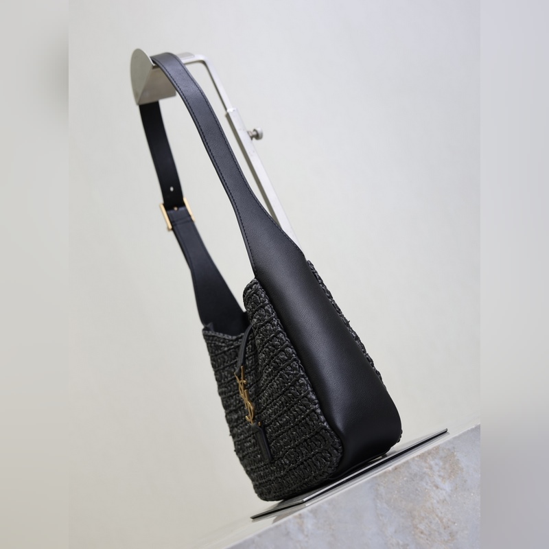 LE 5A7 mini 編織腋下包 滿滿的藝術氣息拉菲草編織非常紮實 法式慵懶風