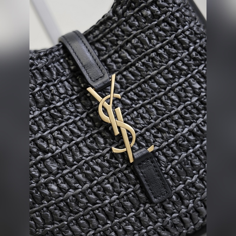 LE 5A7 mini 編織腋下包 滿滿的藝術氣息拉菲草編織非常紮實 法式慵懶風